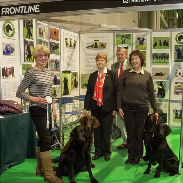 Discover Dogs Best Booth : Retriever Group awarded to Flat coated Retriever