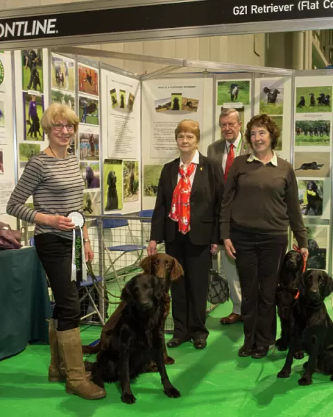 Discover Dogs Best Booth : Retriever Group awarded to Flat coated Retriever