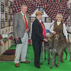Discover Dogs Best Booth : Hound Group awarded to Deerhound Club Judges: Jim