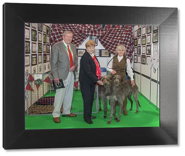 Discover Dogs Best Booth : Hound Group awarded to Deerhound Club Judges: Jim