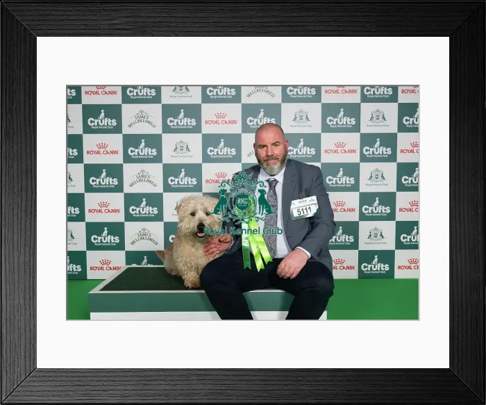 Framed Print : Enda Jennings from Ireland with Cracker Framed Print : Enda Jennings from Ireland with Cracker