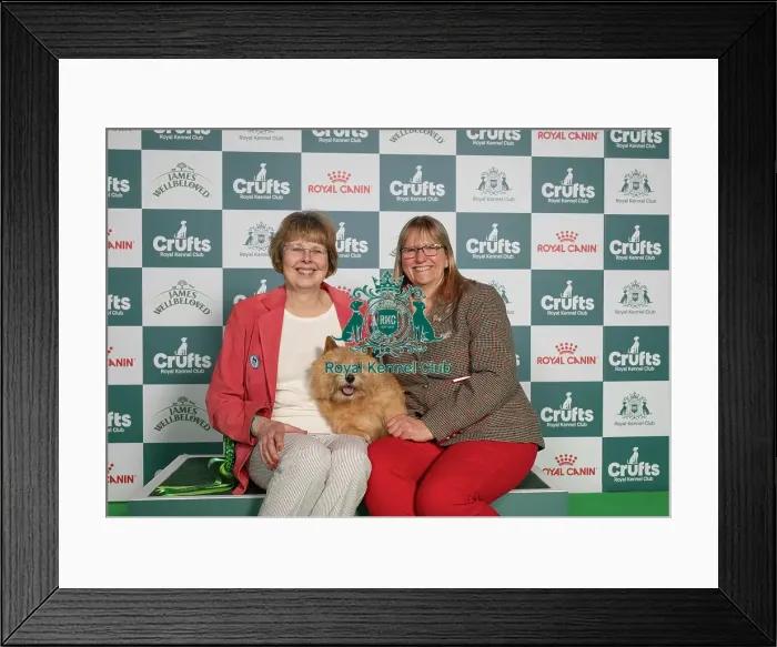 Framed Print : Janet Lazenby and Cathy Morgan from North Yorkshire with Larry Framed Print : Janet Lazenby and Cathy Morgan from North Yorkshire with Larry